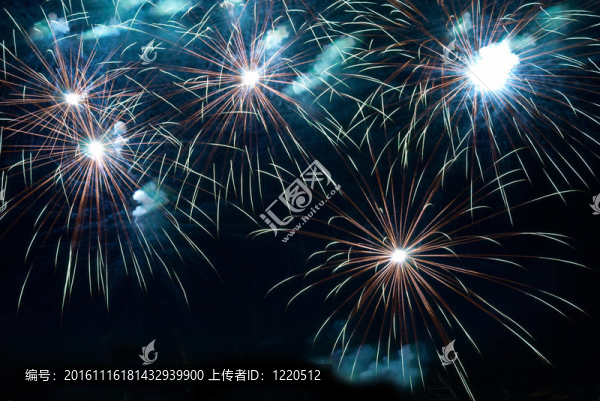 煙花；致敬。
