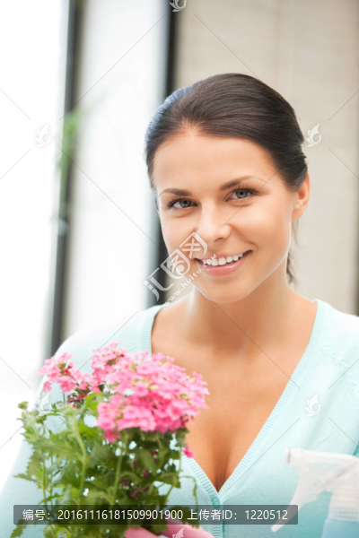 可愛的家庭主婦與花