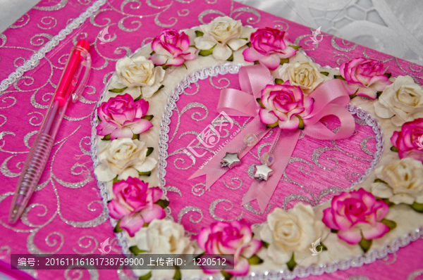參加婚禮的客人的書