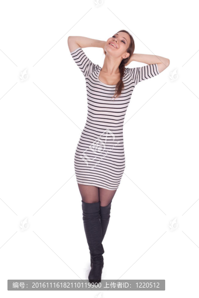 微笑的年輕漂亮的長發(fā)女人穿著