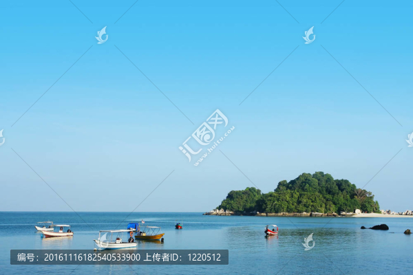 小島嶼和船