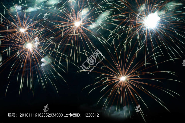 煙花；致敬。