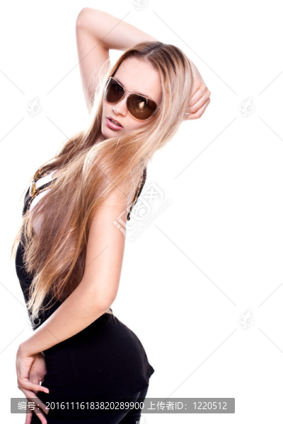 穿著眼鏡的漂亮女人