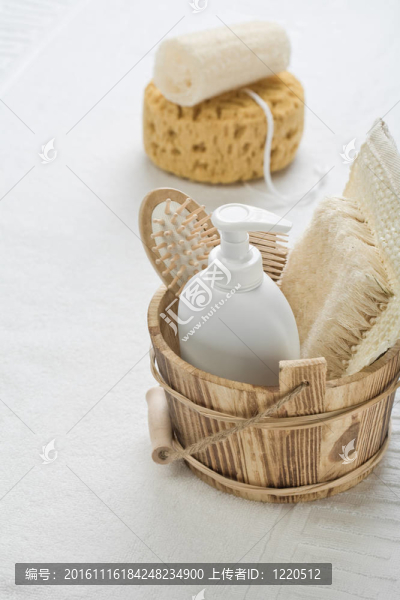 衣服洗澡