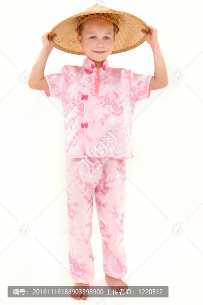 亞洲服裝中的美國女孩