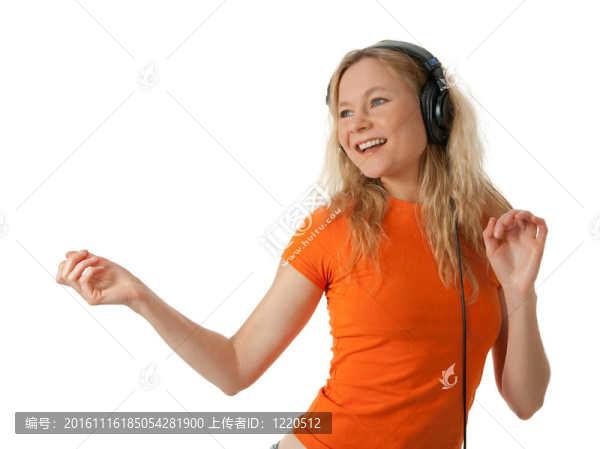 快樂女孩聽音樂跳舞