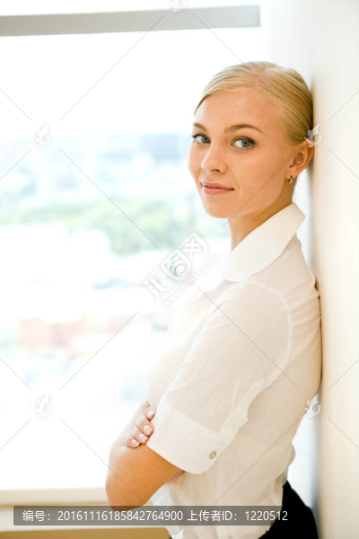 漂亮的女