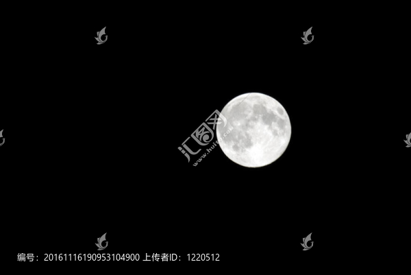 黑色天空的滿月