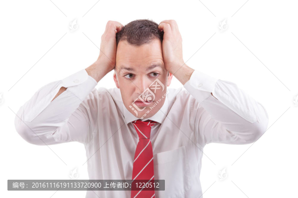 強(qiáng)烈折磨的商人；用雙手在頭上；在白色上孤立