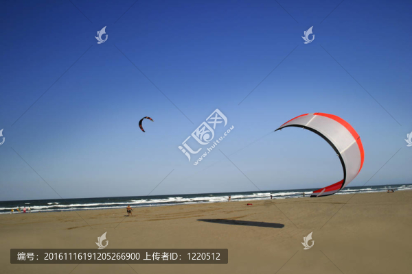 風(fēng)箏沖浪