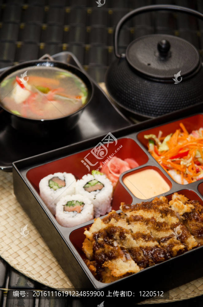 粟實(shí)的午餐