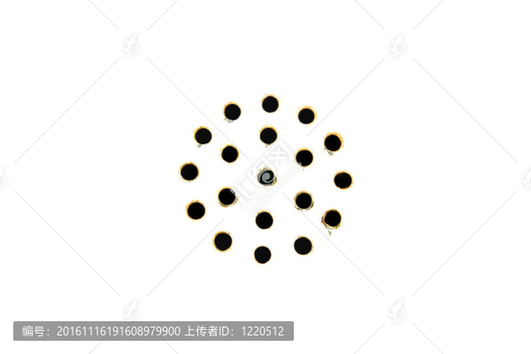 生銹的水槽。