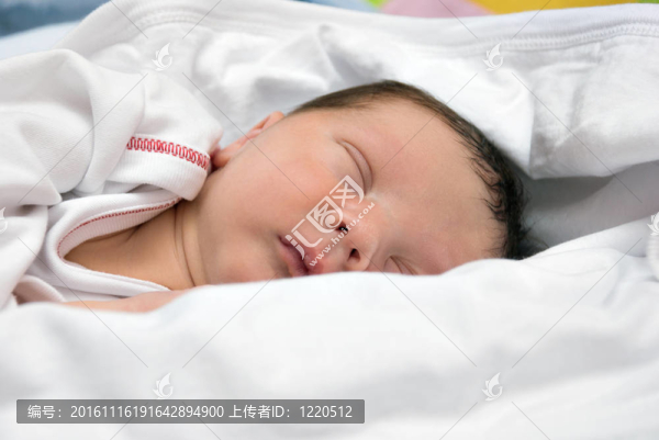 可愛(ài)的小新生兒