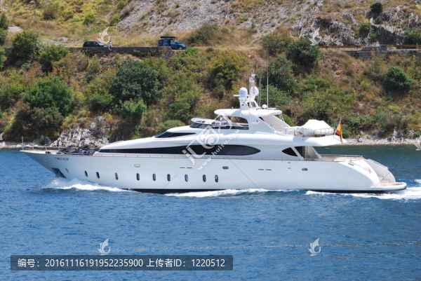 yacht2