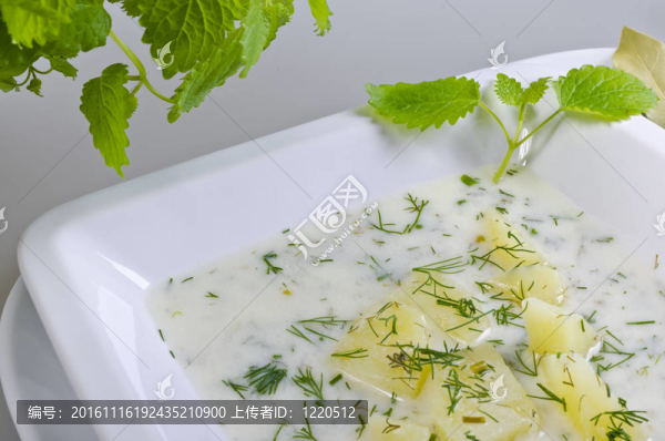 P？lnische,dillsuppe