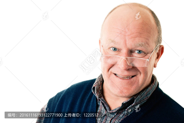 戴眼鏡的自信男子的肖像
