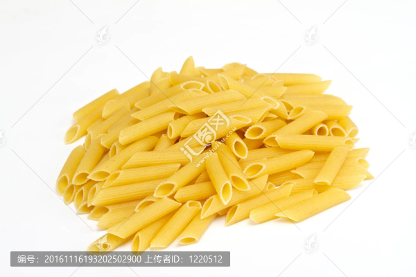 白色背景意大利意大利面食的特寫