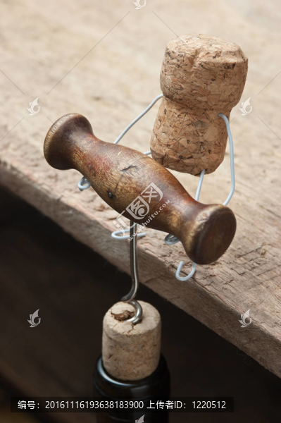 葡萄酒瓶塞與瓶開(kāi)瓶器
