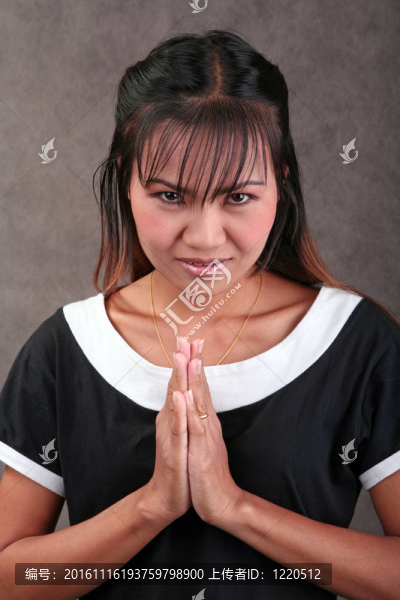 泰國(guó)女人傳統(tǒng)的招呼手勢(shì)
