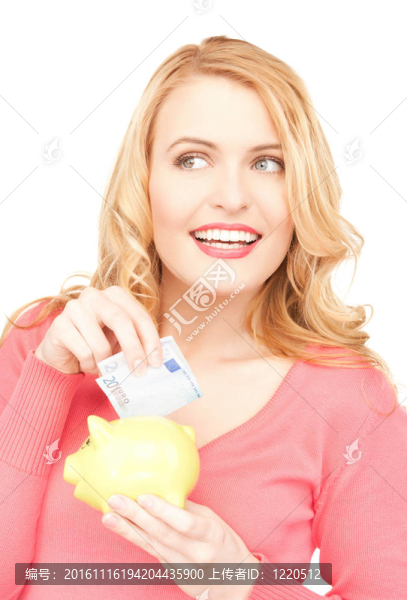 可愛的女人與儲蓄罐和錢