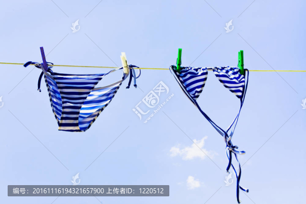 干女人的泳衣