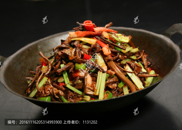干鍋茶樹菇