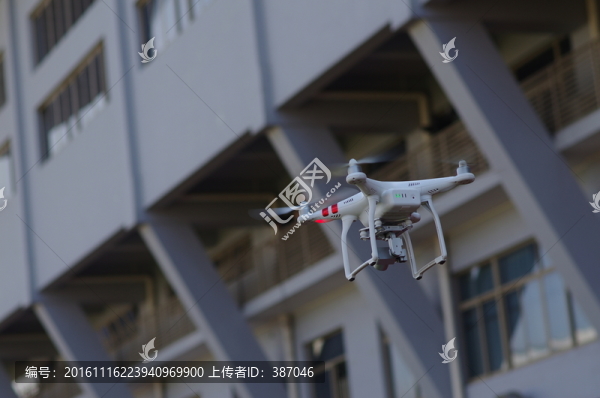 無人機
