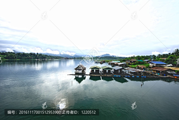 泰國漂浮的房子在kanjanaburi,HDR