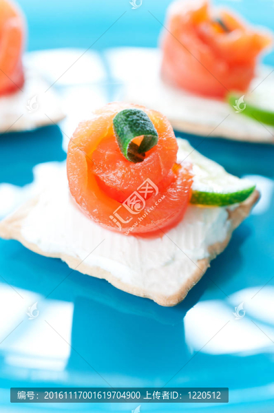 與腌熏三文魚點心