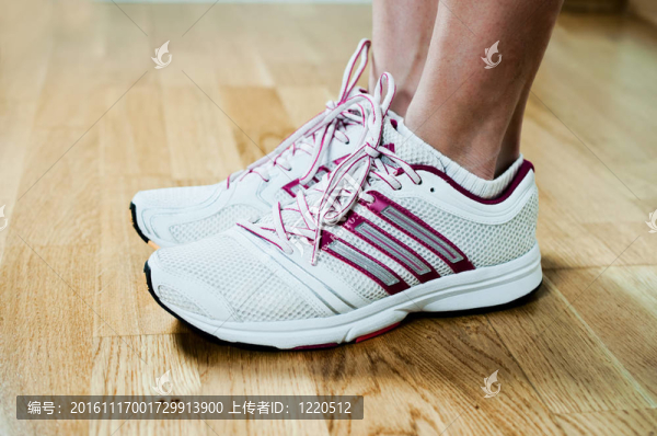跑步鞋