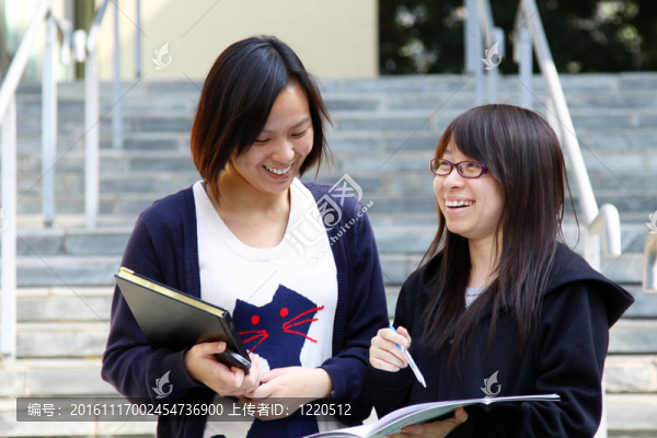 亞洲大學生在大學學習與討論
