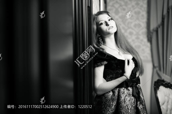 豪華內(nèi)飾豪華女士