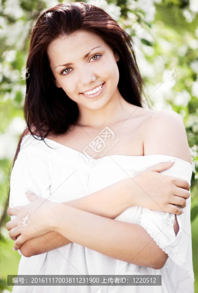 黑發(fā)女人