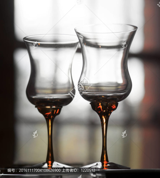 水晶酒杯