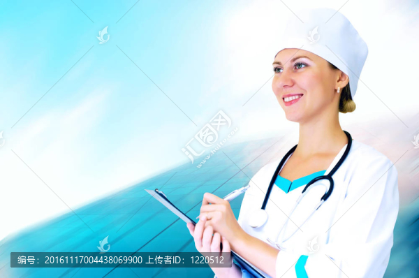 微笑的醫(yī)生在醫(yī)院背景的聽診器