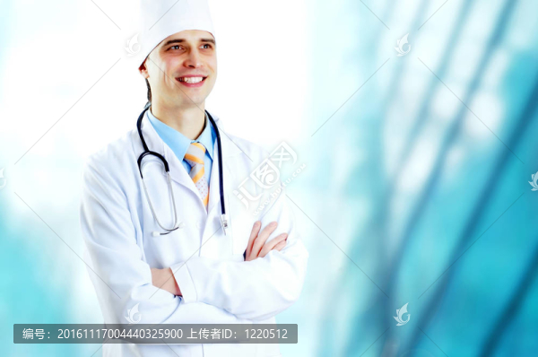 微笑的醫(yī)生在醫(yī)院背景的聽診器