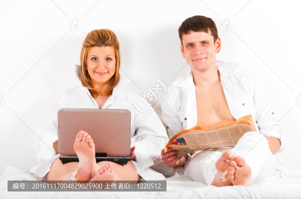 男人和他懷孕的妻子