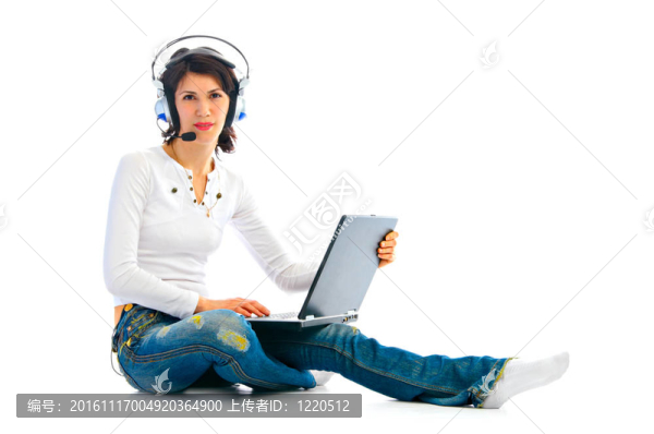 帶筆記本電腦的女性
