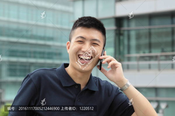 電話里的男人