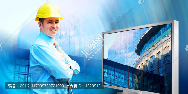 站在建筑物背景上的年輕建筑師戴著防護(hù)頭盔