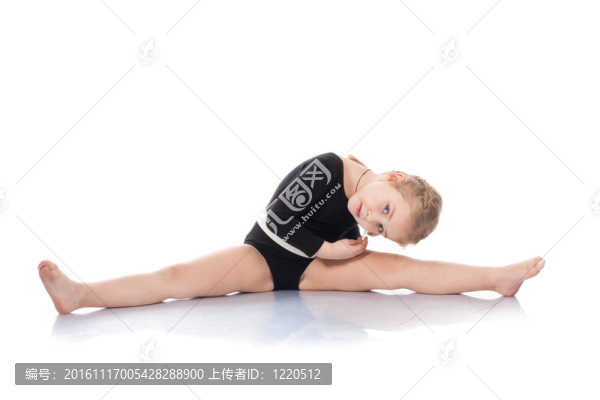 女子體操運動員工作室肖像；拉伸