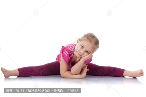 女子體操運動員工作室肖像；拉伸