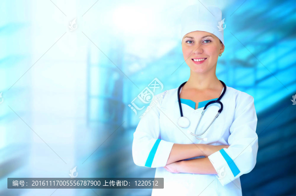 微笑的醫(yī)生在醫(yī)院背景的聽(tīng)診器