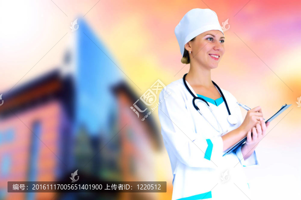 微笑的醫(yī)生在醫(yī)院背景的聽(tīng)診器