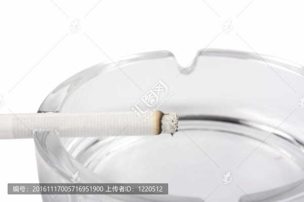 香煙上的煙灰缸
