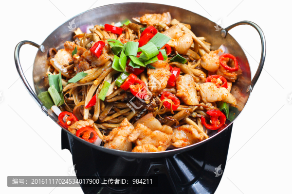 干鍋茶樹菇炒肉