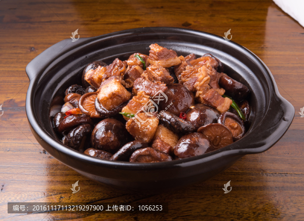 蘑菇燉肉