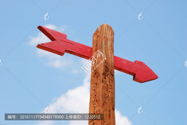 伍登紅色的箭頭路標(biāo)