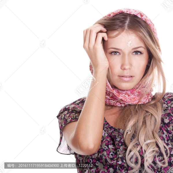 白色背景上的隨便的金發(fā)女人