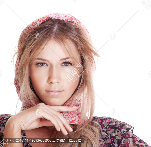 白色背景上的隨便的金發(fā)女人